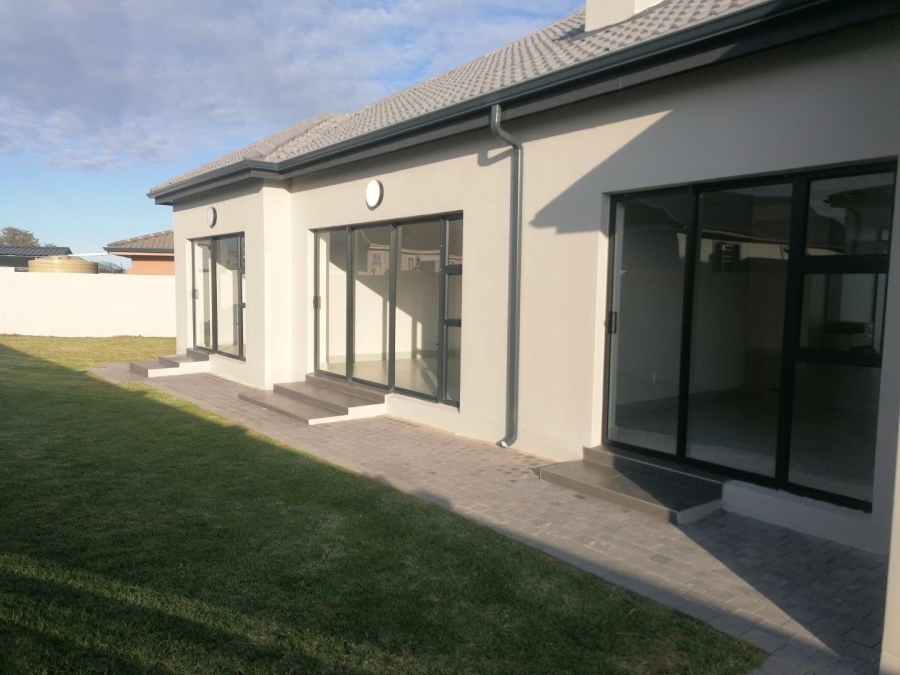 4 Bedroom Property for Sale in Fountains Estate Eastern Cape